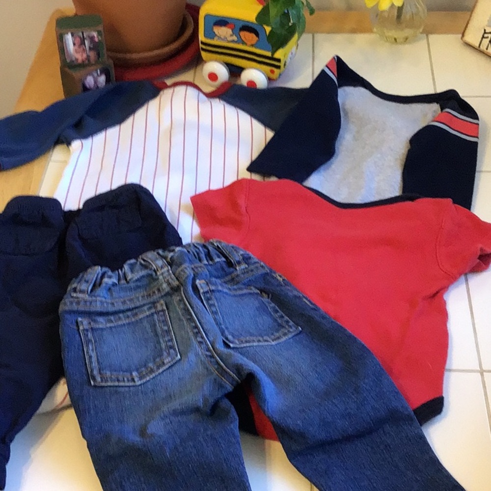 2 Short Onesies, 1 Long Onesie, 2 Prs of Pants - Picture 7 of 7
